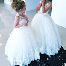 Load image into Gallery viewer, Cute Ball Gown Flower Girls Dresses White Lace Tulle Floor Length Children Birthday Dress Holiday Christmas Wedding Party Gown